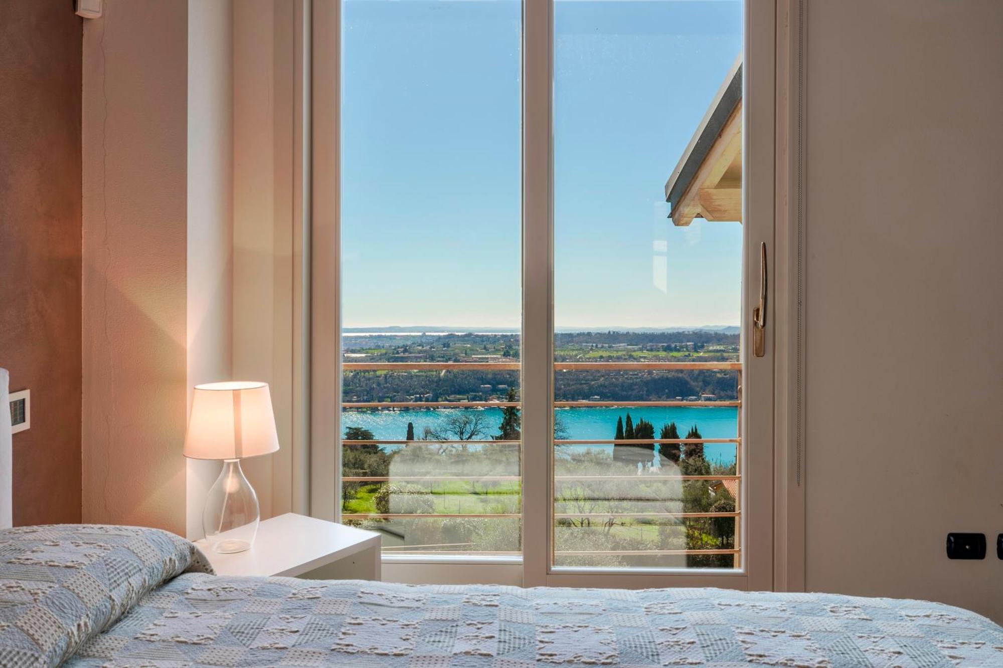 Wow - Amazing View! Apartamento Salò